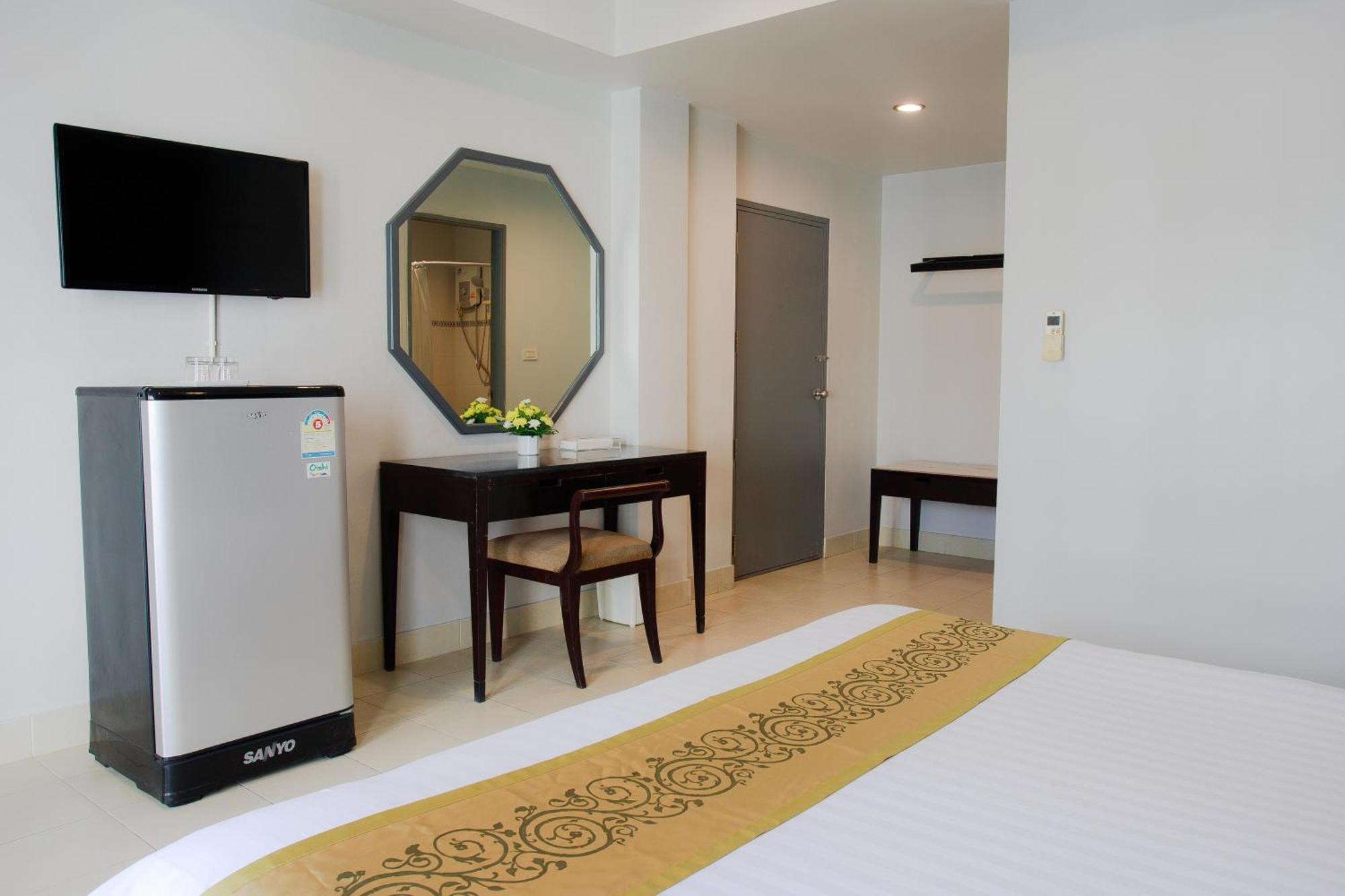 The Corner Appartement Patong Buitenkant foto