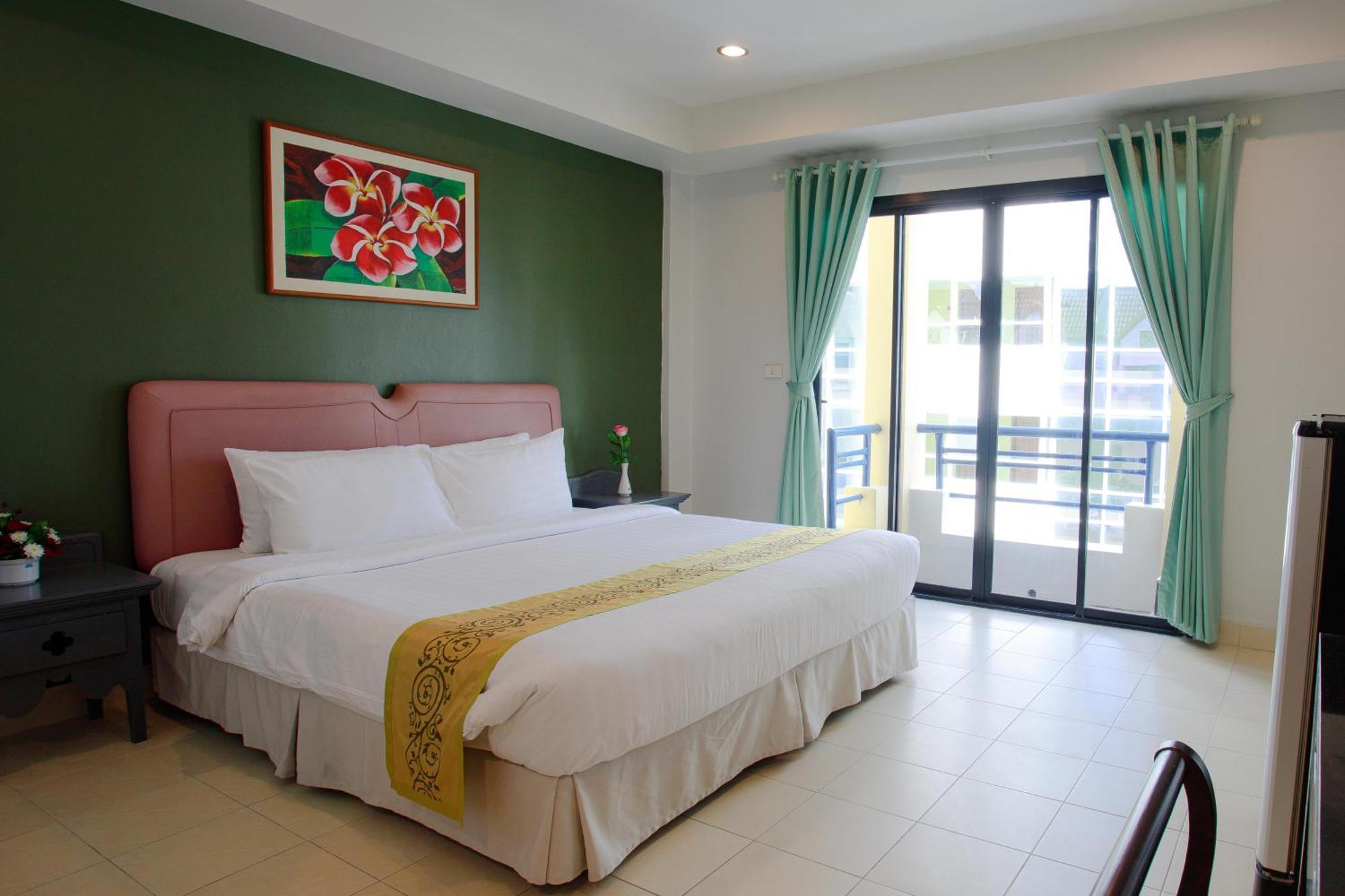 The Corner Appartement Patong Buitenkant foto